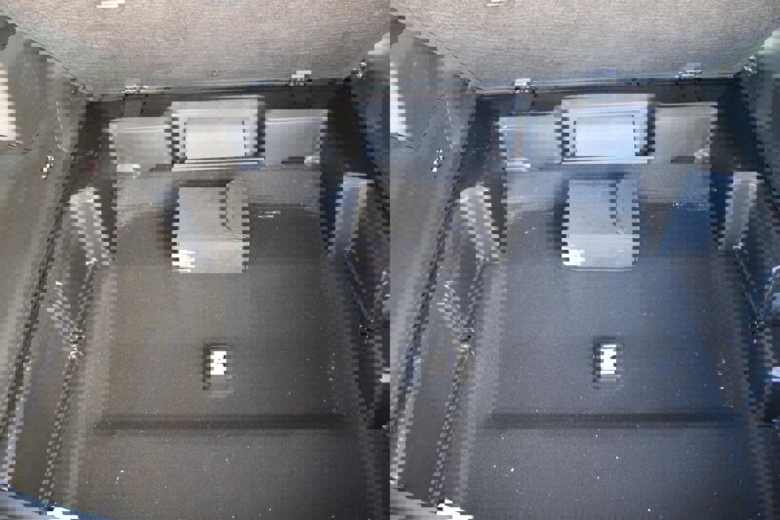 New 2026 Jeep Cherokee Limited image 28