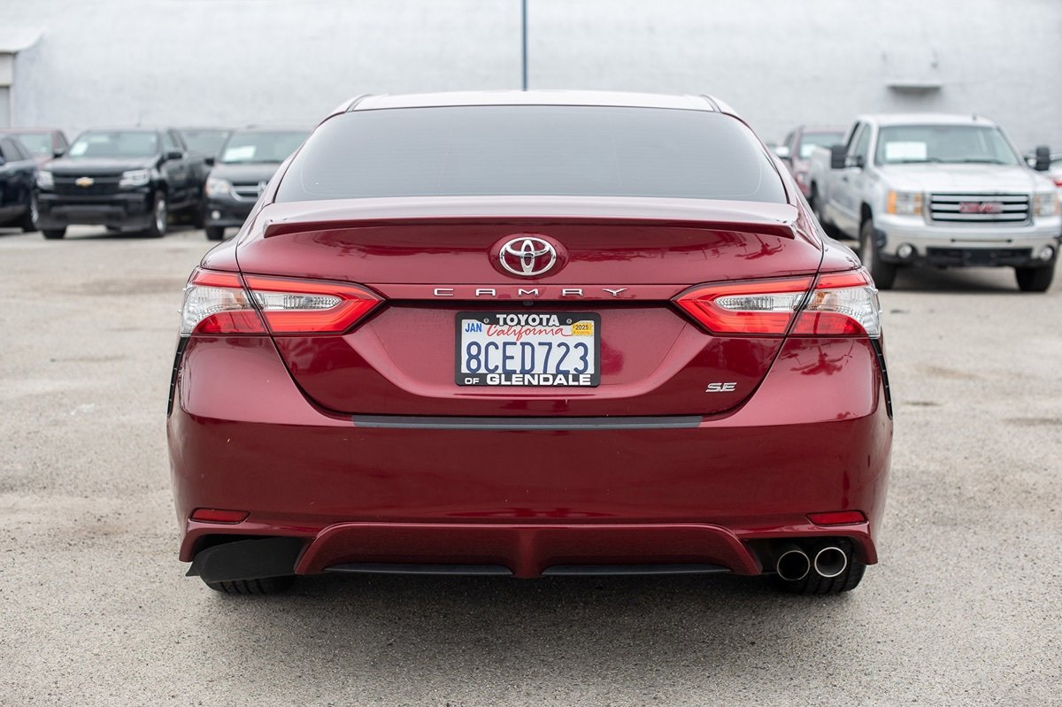 Used 2018 Toyota Camry SE FWD image 4