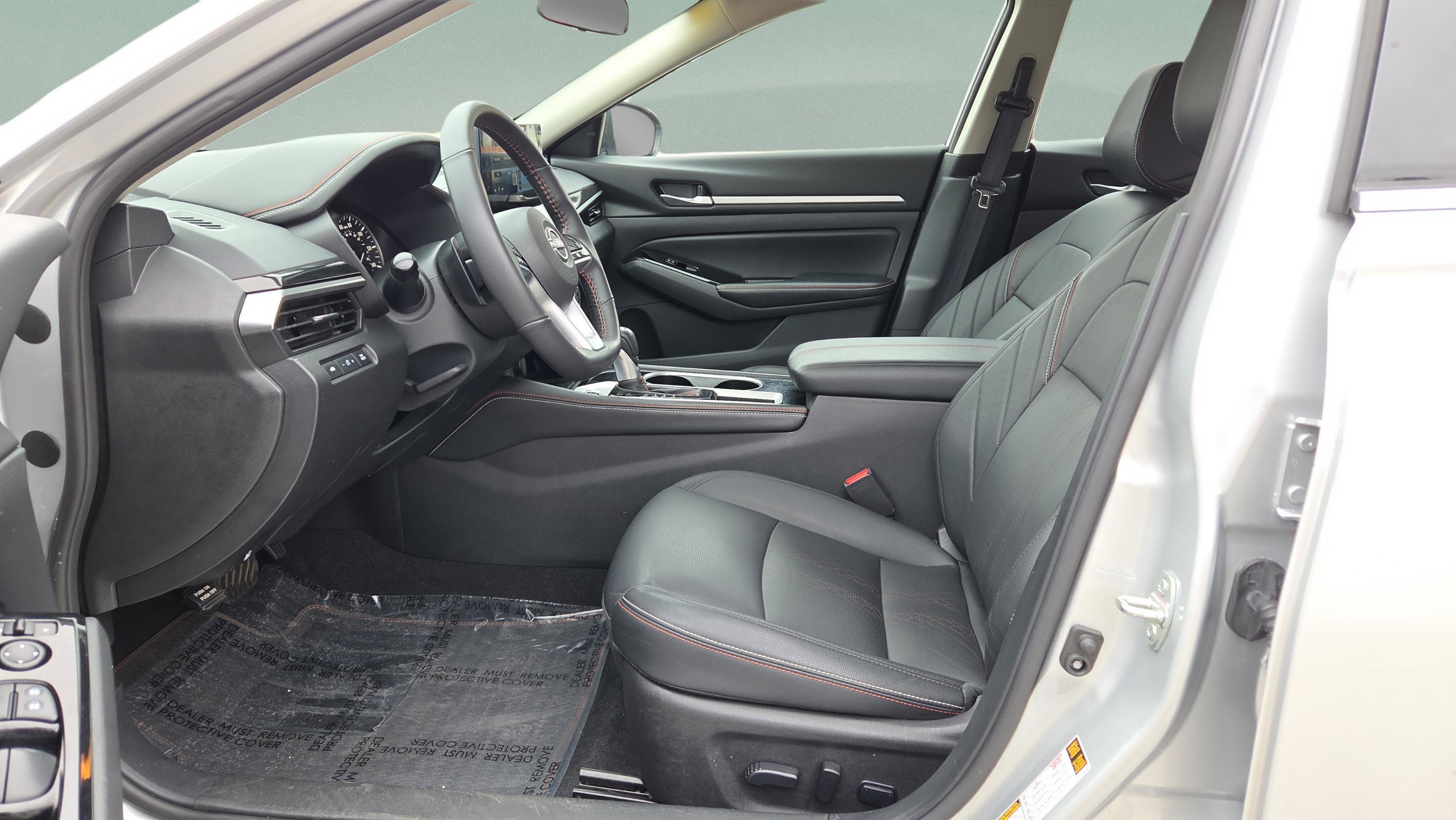 Used 2024 Nissan Altima 2.5 SR w/ SR Premium Package image 11