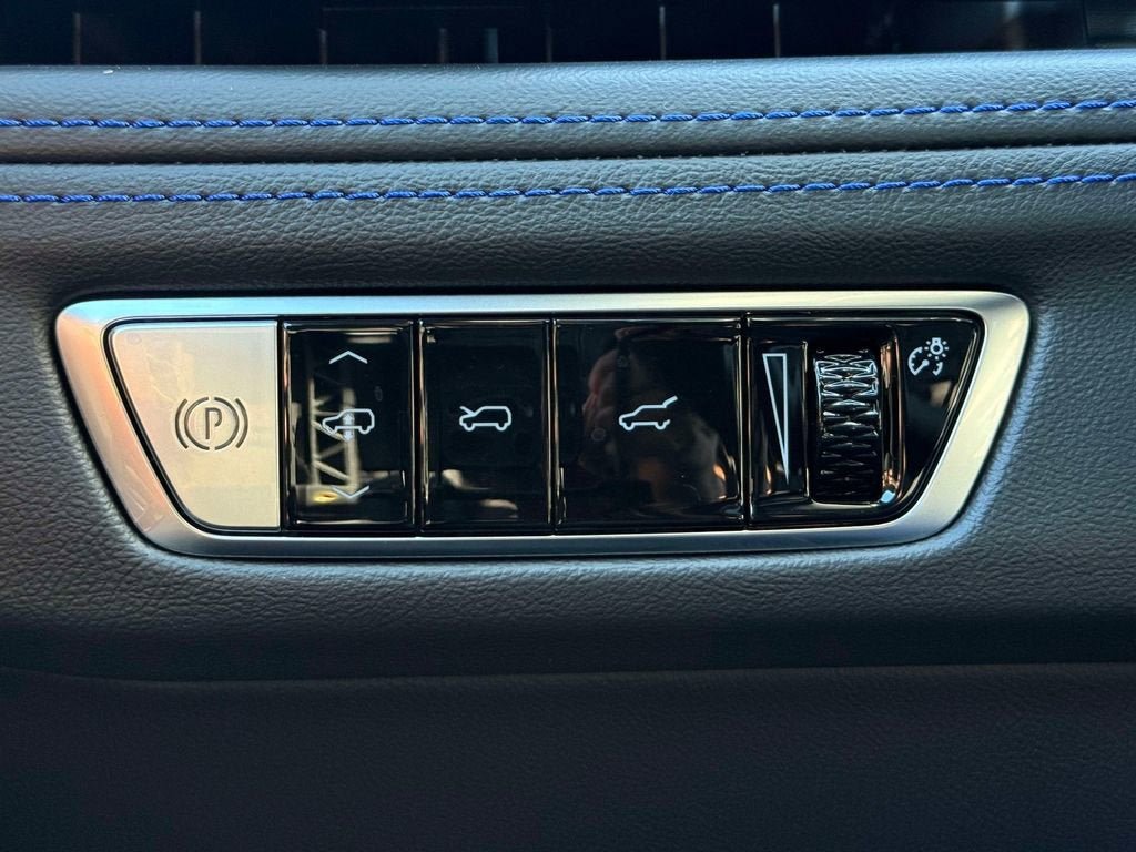 New 2025 Cadillac Escalade IQ Luxury 1 AWD/4WD image 18