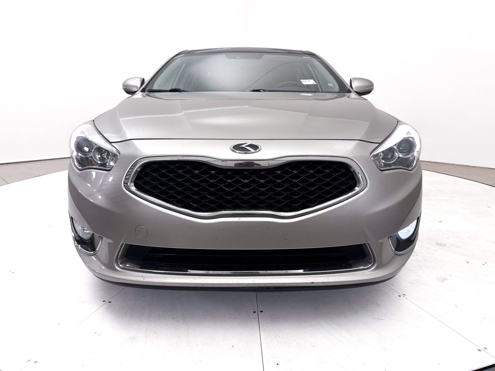 Used 2014 Kia Cadenza Premium w/ Luxury Package FWD image 2