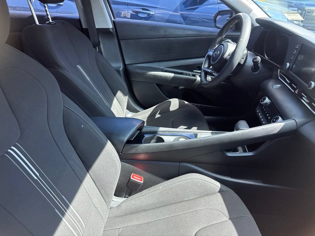 Used 2021 Hyundai Elantra Blue FWD image 15