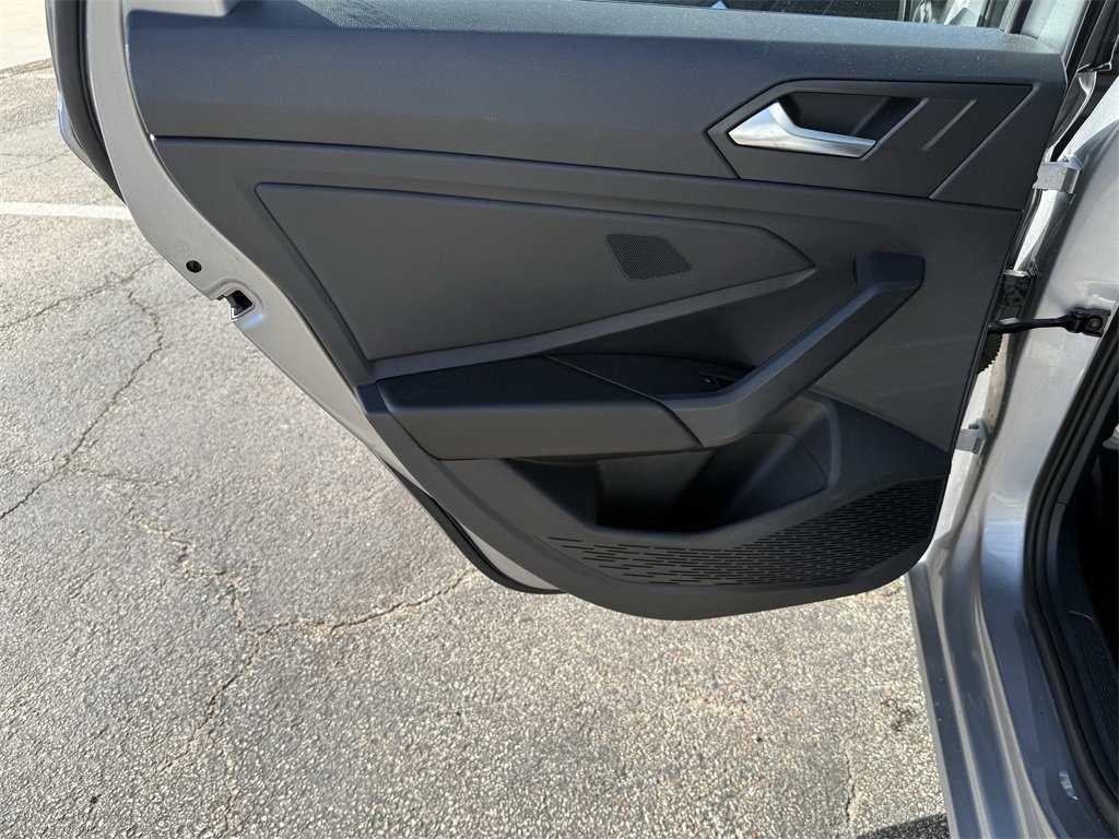 Used 2024 Volkswagen Jetta SE image 23