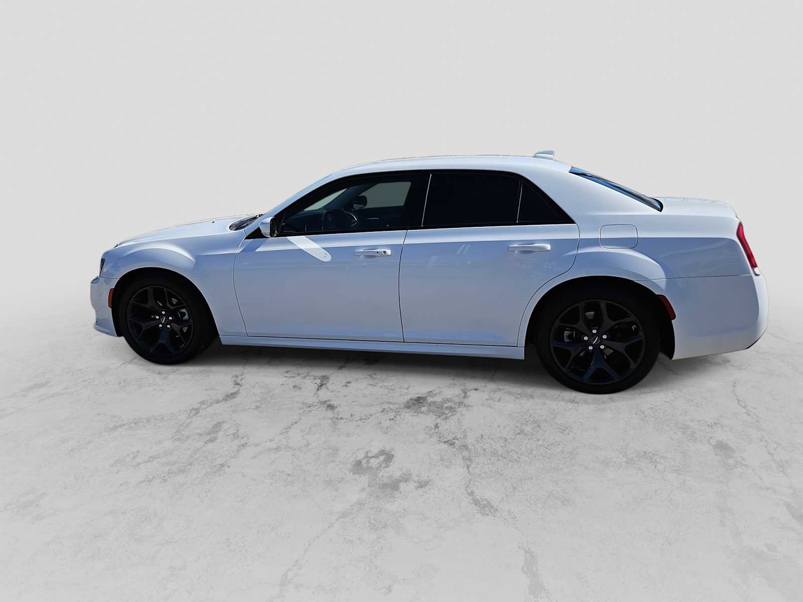 Used 2022 Chrysler 300 Touring L image 5