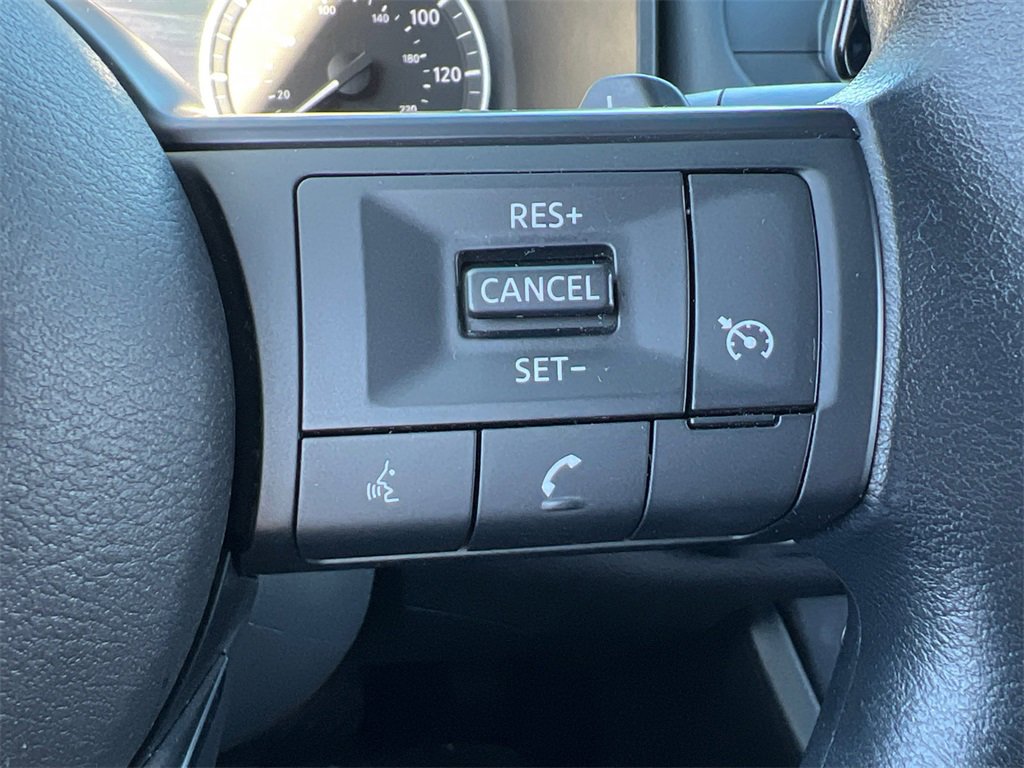 Used 2023 Nissan Rogue S image 16