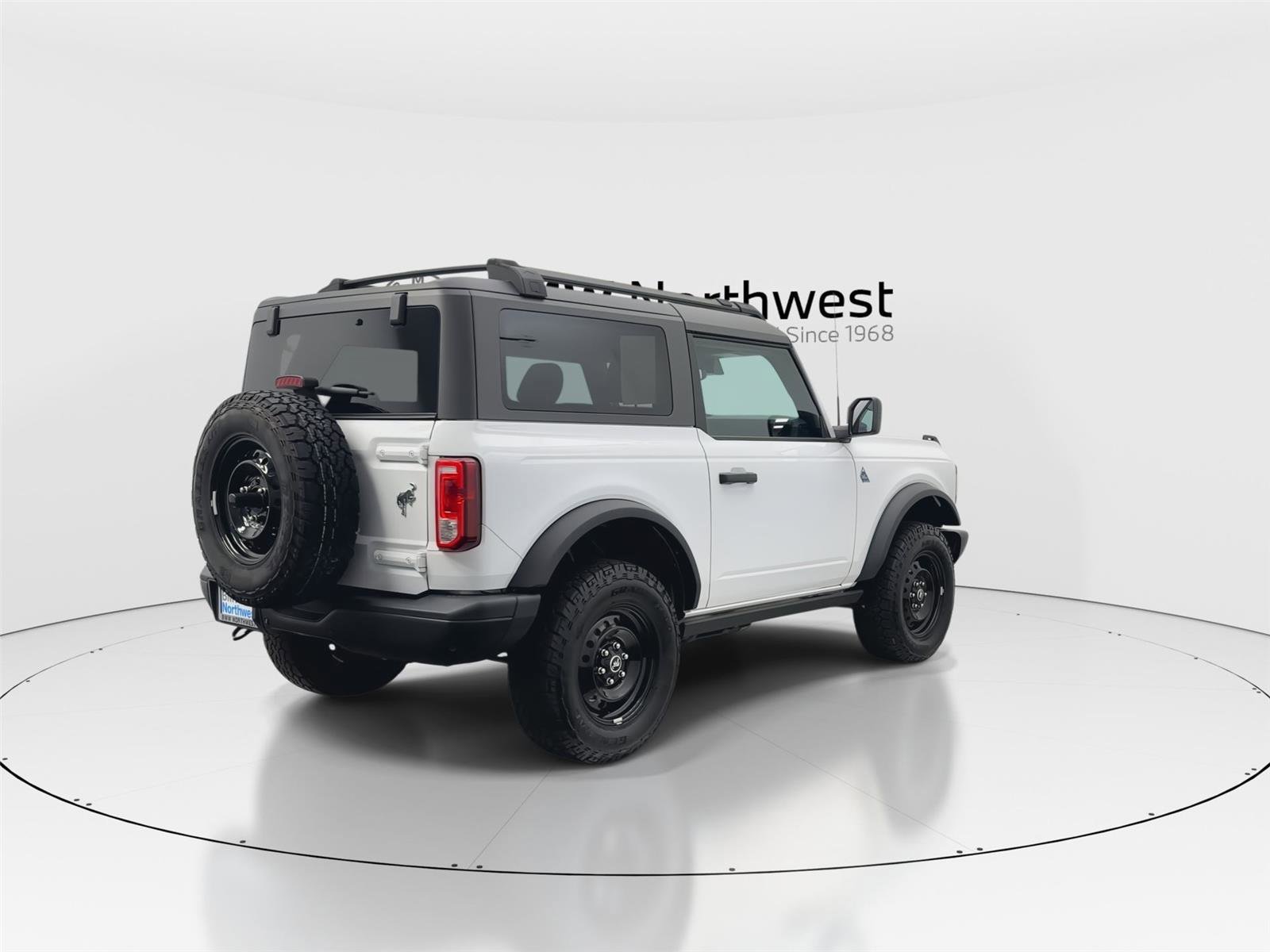 Used 2022 Ford Bronco Black Diamond image 3