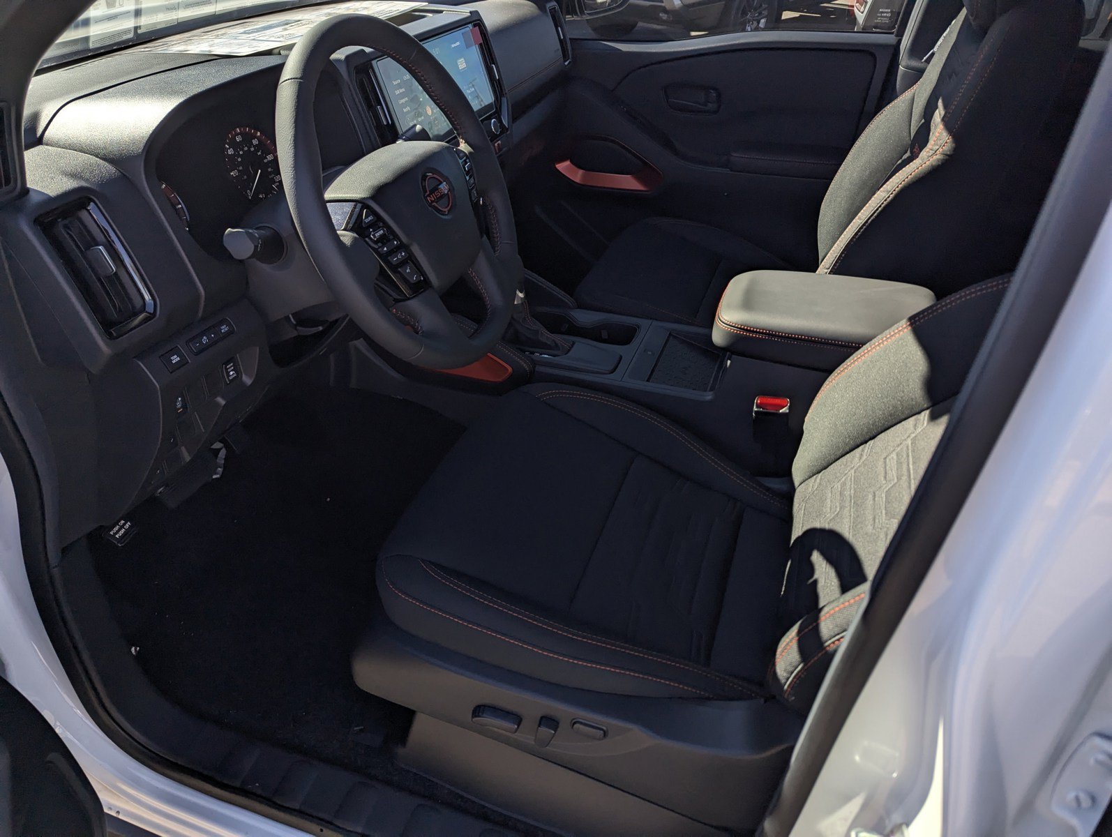 New 2026 Nissan Frontier Pro-X w/ Pro-X Convenience Package RWD image 11