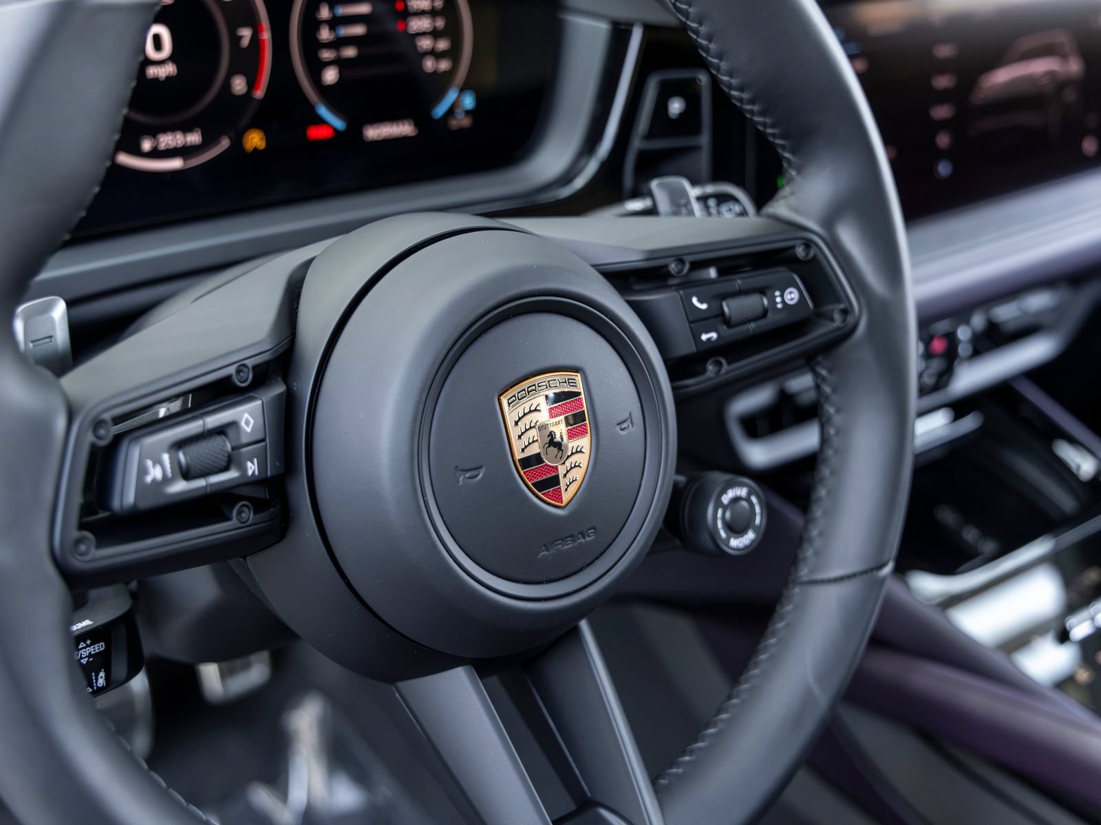 Certified 2026 Porsche Cayenne GTS AWD/4WD image 38