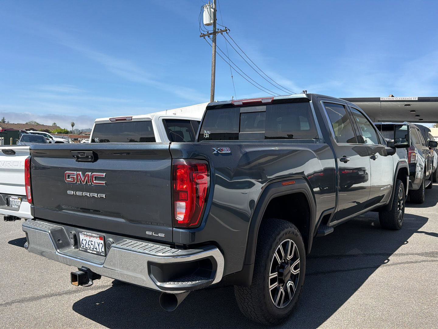 Used 2020 GMC Sierra 2500 SLE w/ SLE Value Package; image 3