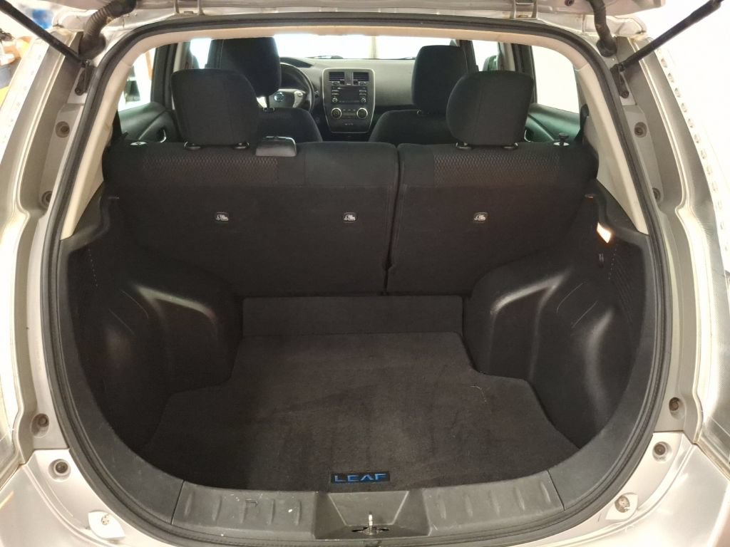 Used 2015 Nissan Leaf S w/ Charge Package FWD image 11