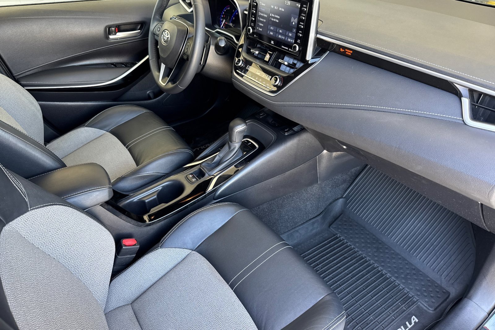 Certified 2020 Toyota Corolla XSE w/ XSE Preferred Package image 15