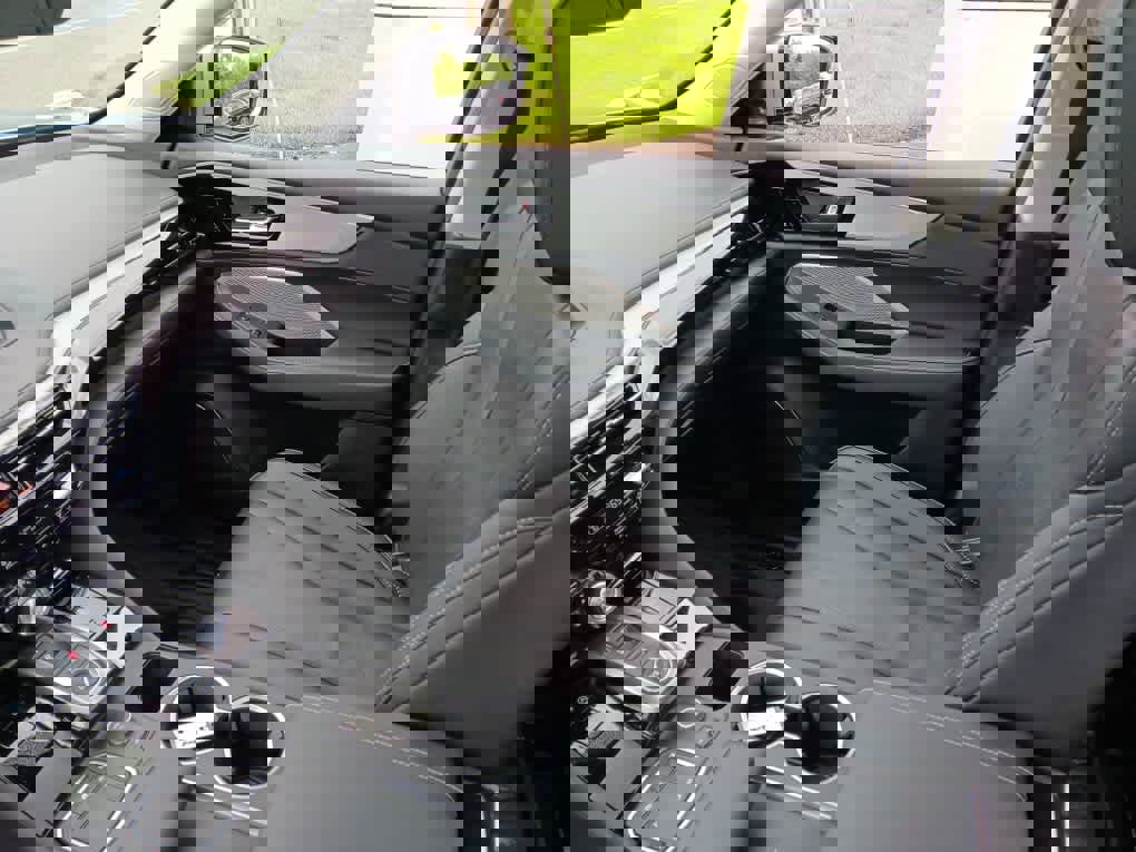 Used 2023 Acura MDX SH-AWD w/ Technology Package image 14