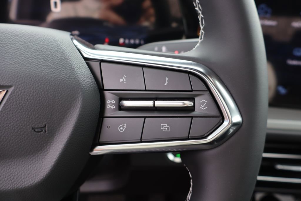 New 2026 Chevrolet Traverse LT w/ Sun and Wheel Package image 14