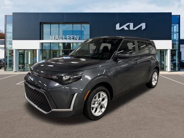 Certified 2023 Kia Soul LX w/ LX Technology Package image 1