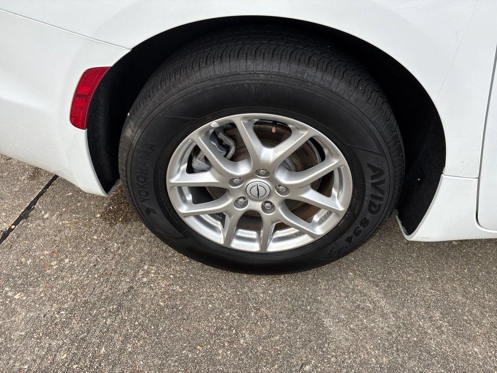 Used 2025 Chrysler Pacifica Select FWD image 6