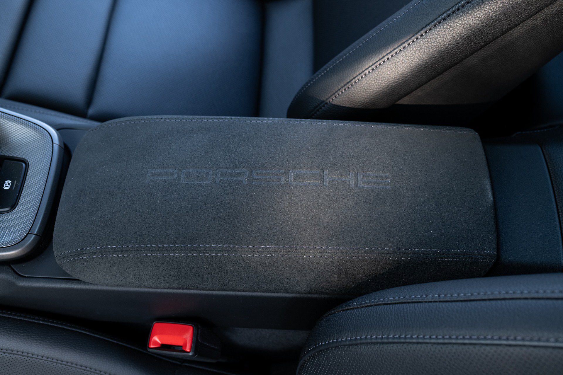 Used 2025 Porsche 911 Carrera RWD image 44