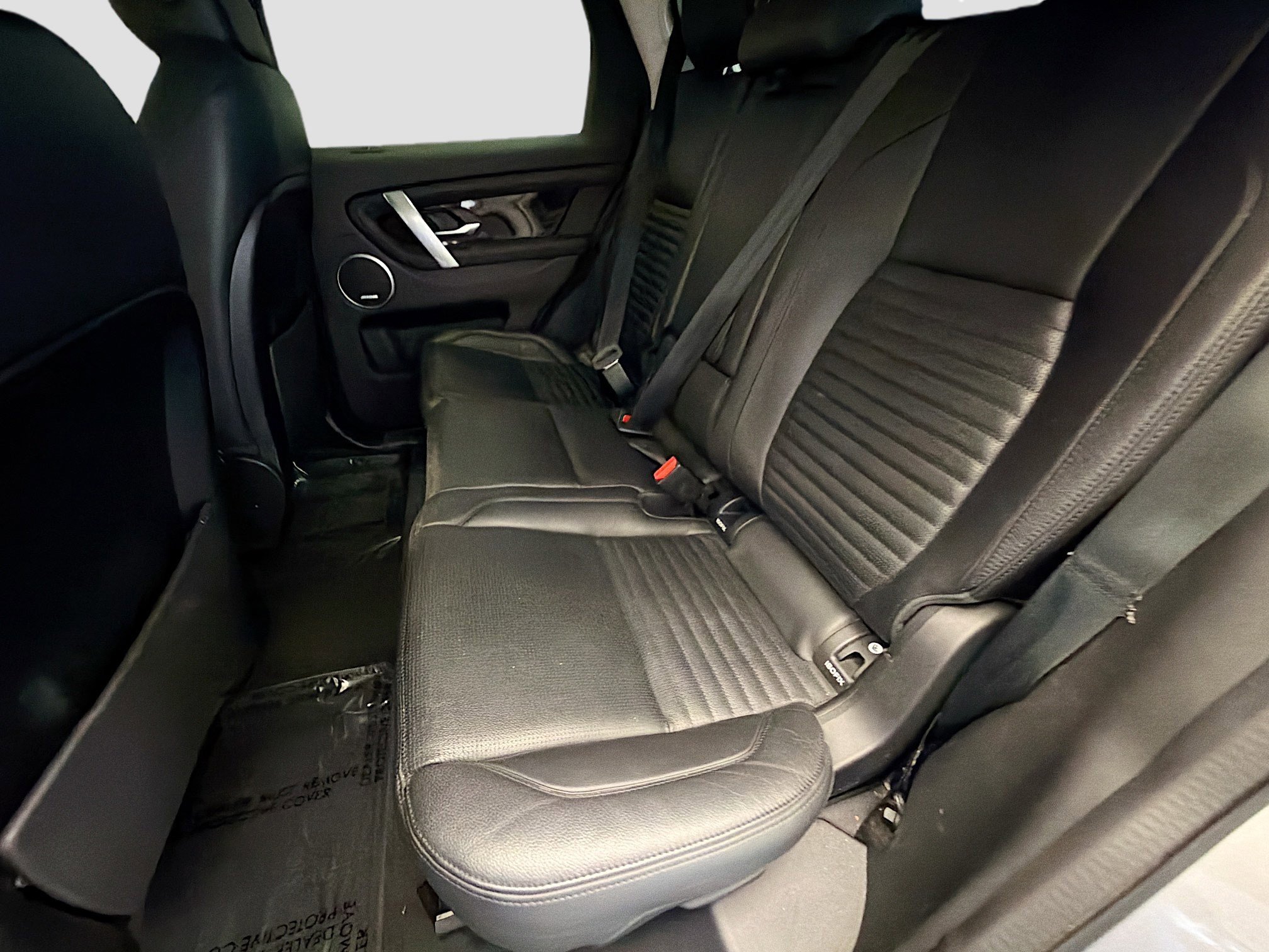 Used 2020 Land Rover Discovery Sport SE image 13