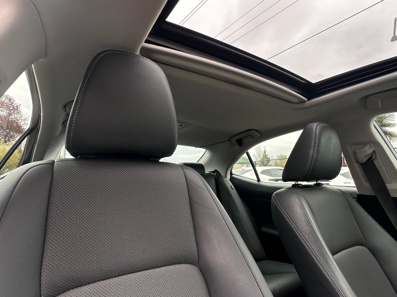 Used 2017 Lexus IS 200t RWD image 29