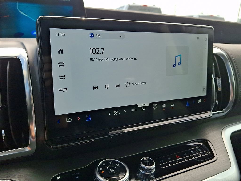 Used 2025 Ford Expedition Platinum image 18