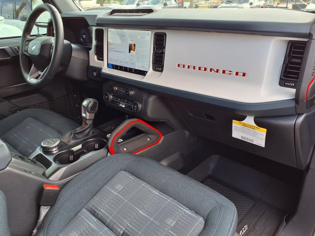 Used 2025 Ford Bronco Heritage Edition AWD/4WD image 28