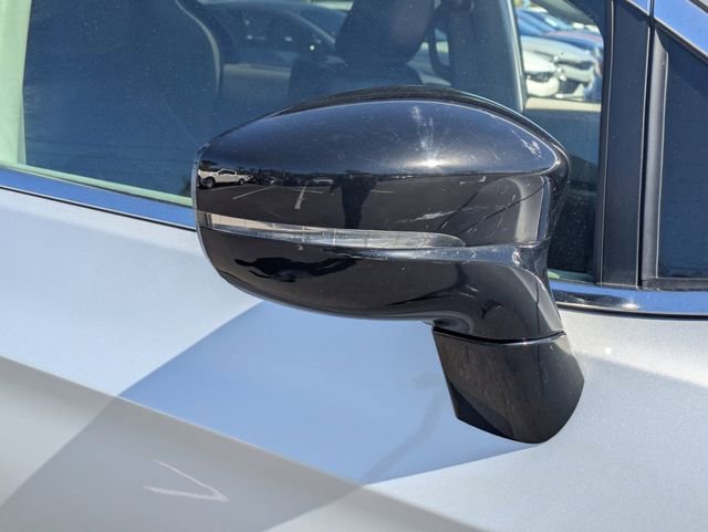 Used 2024 Chrysler Pacifica Touring-L image 10