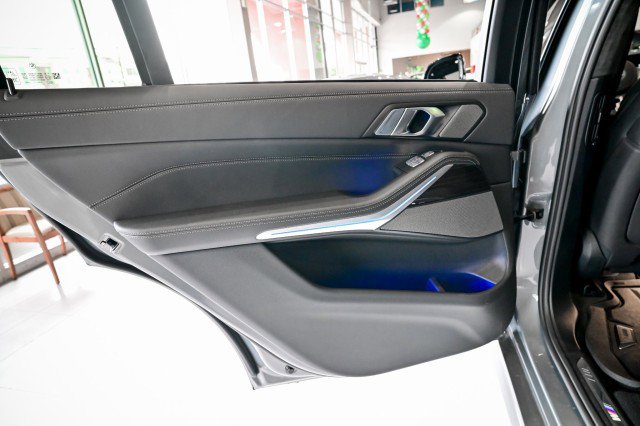 Used 2024 BMW X7 xDrive40i w/ M Sport Package image 19