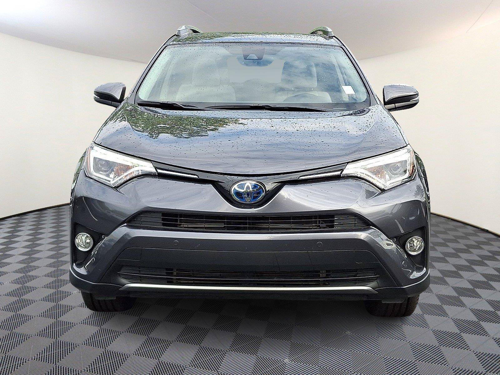 Used 2018 Toyota RAV4 Limited AWD/4WD image 2