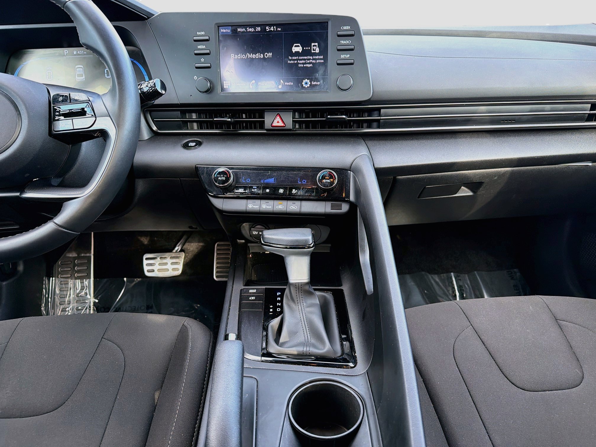 Used 2025 Hyundai Elantra Sport FWD image 18