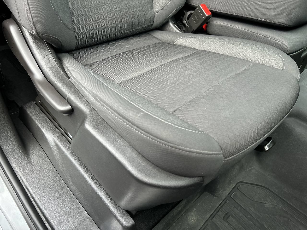 Used 2023 GMC Sierra 1500 SLE AWD/4WD image 16