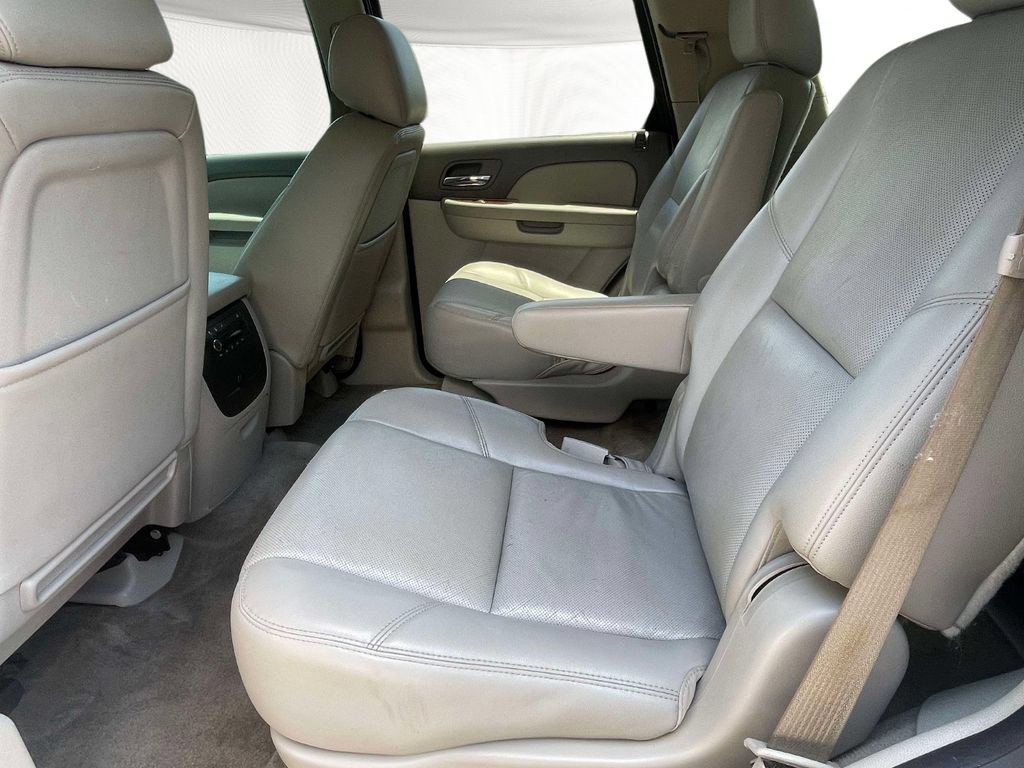 Used 2013 GMC Yukon SLT w/ SLT-2 Equipment Package RWD image 11