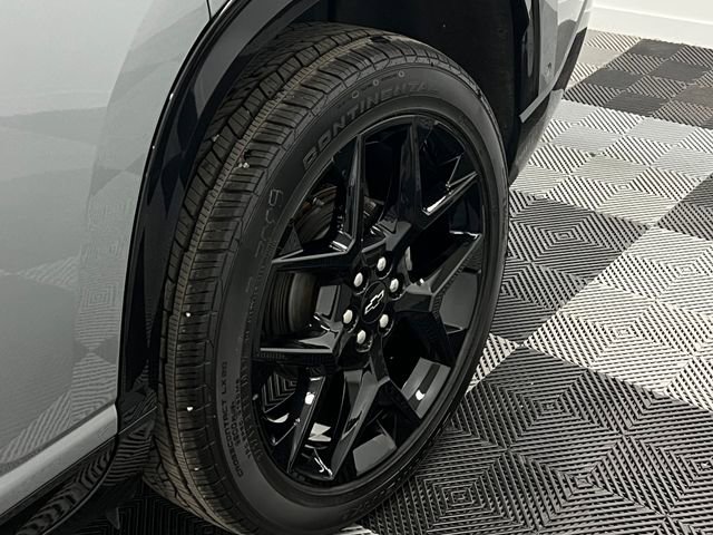 Used 2025 Chevrolet Traverse RS w/ LPO, Floor Liner Package AWD/4WD image 13