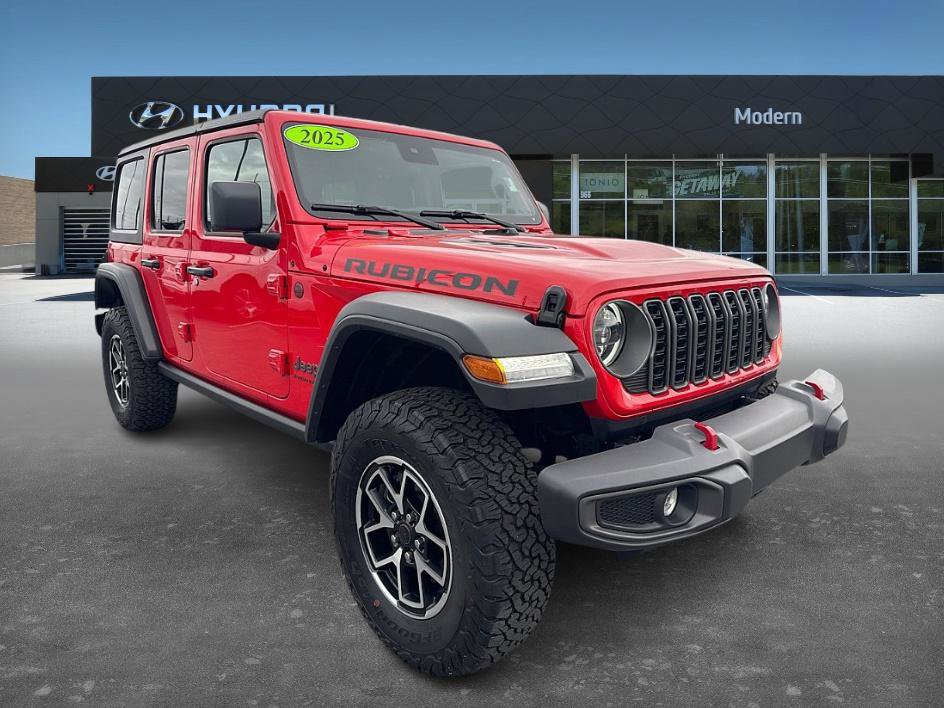 Used 2025 Jeep Wrangler Unlimited Rubicon image 2