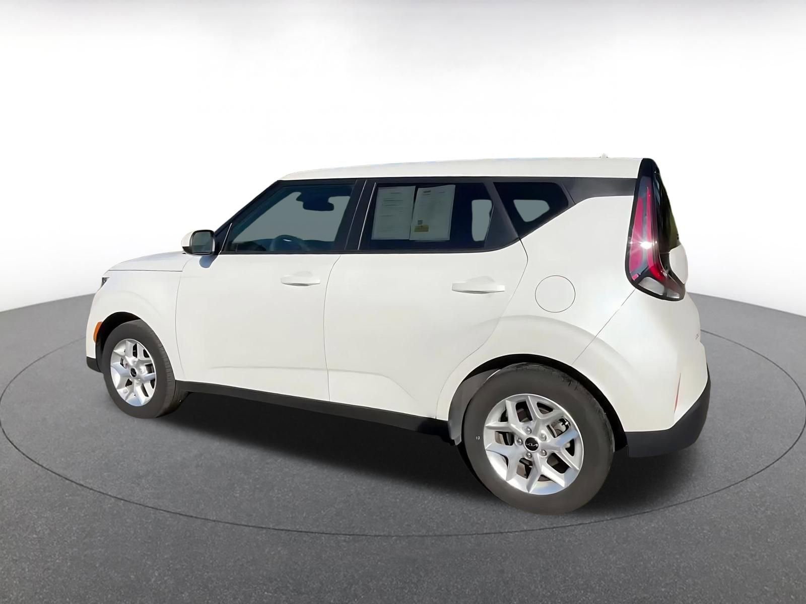 Used 2025 Kia Soul LX w/ LX Technology Package image 10