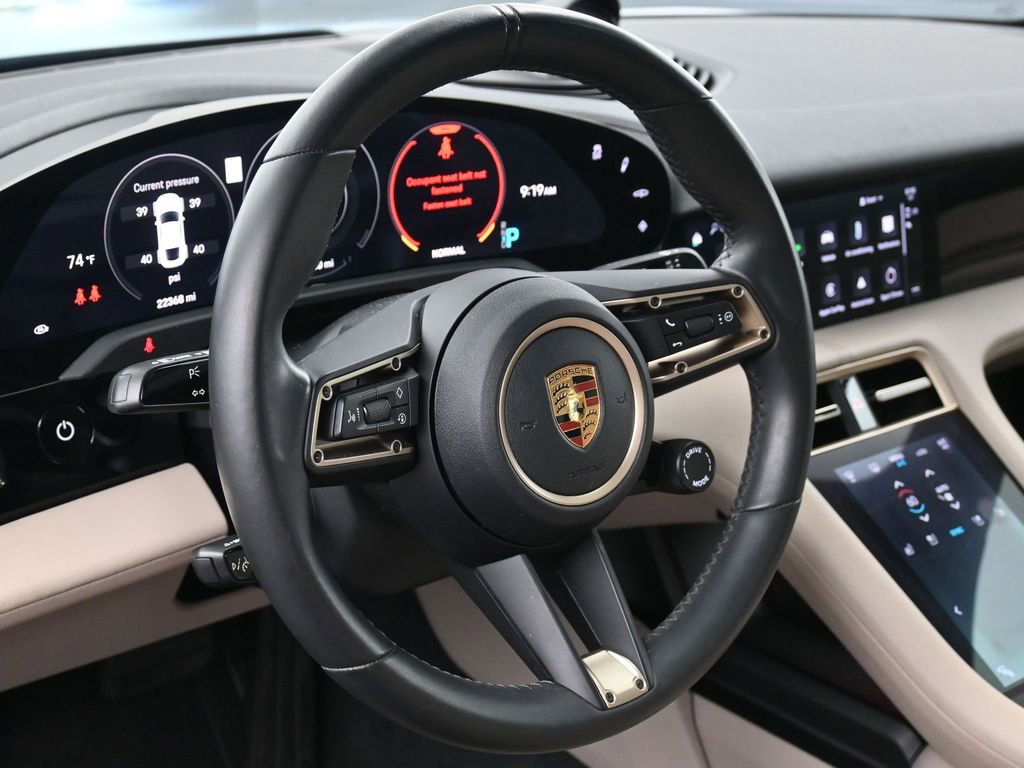 Used 2022 Porsche Taycan image 10