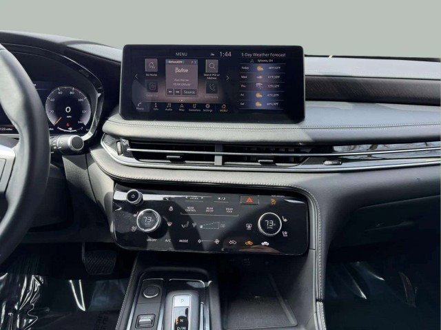 Used 2023 INFINITI QX60 Sensory w/ Vision Package AWD/4WD image 13