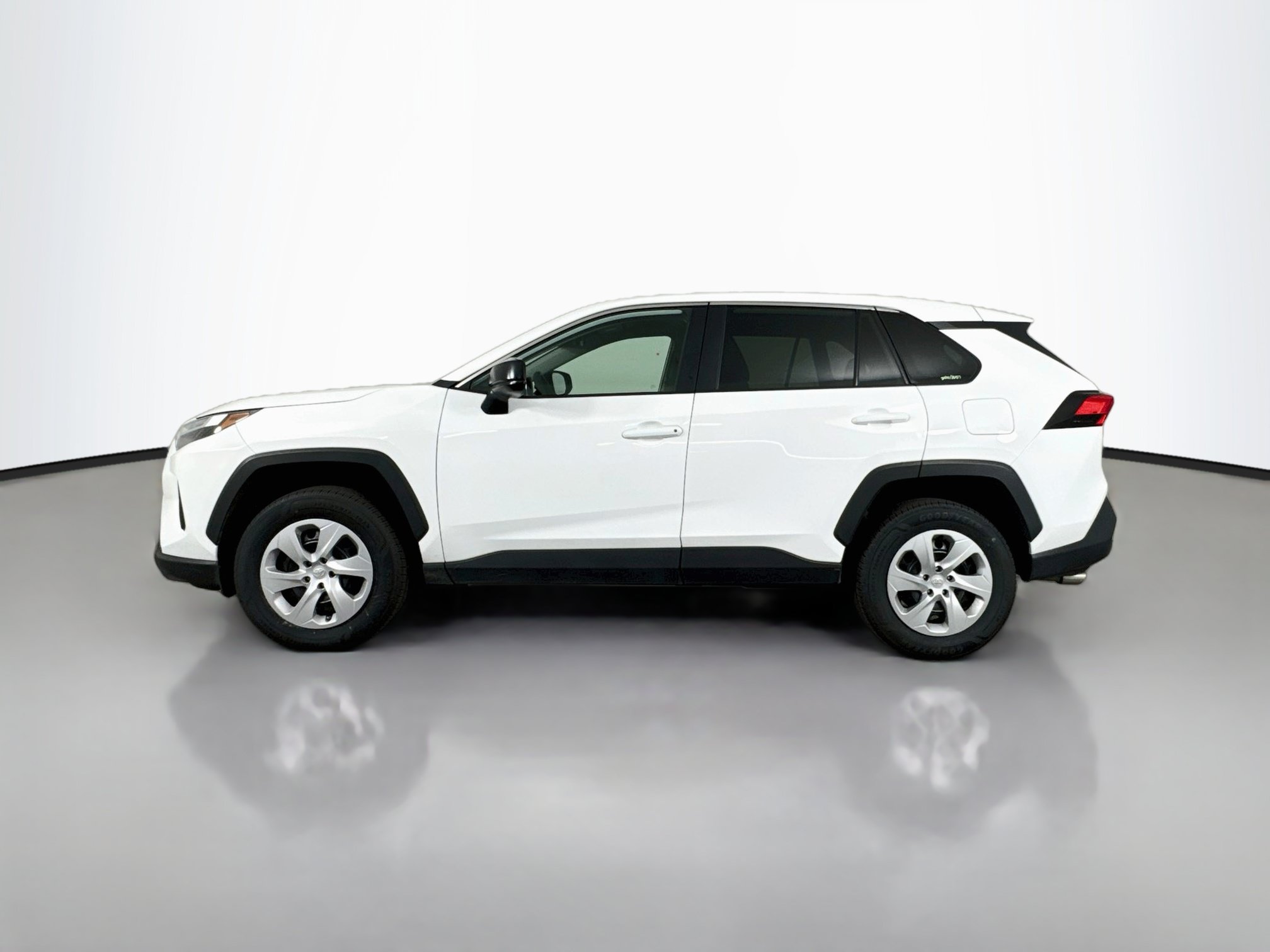Certified 2025 Toyota RAV4 LE AWD/4WD image 4
