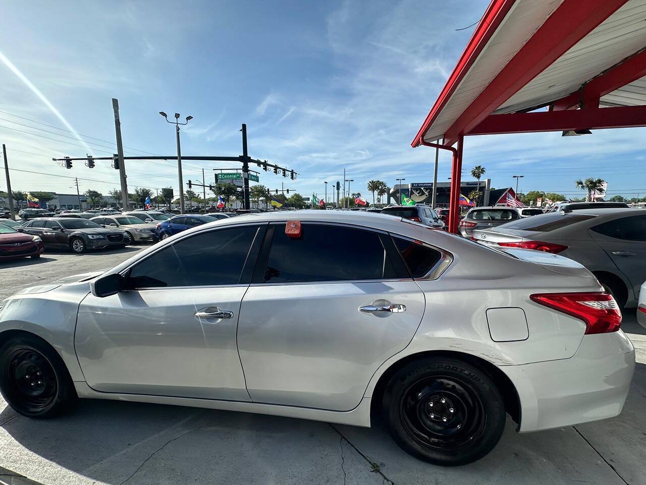 Used 2017 Nissan Altima 2.5 S w/ Power Driver Seat Package FWD image 3