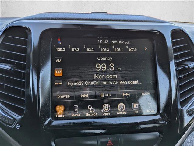 Used 2017 Jeep Cherokee Latitude AWD/4WD image 16