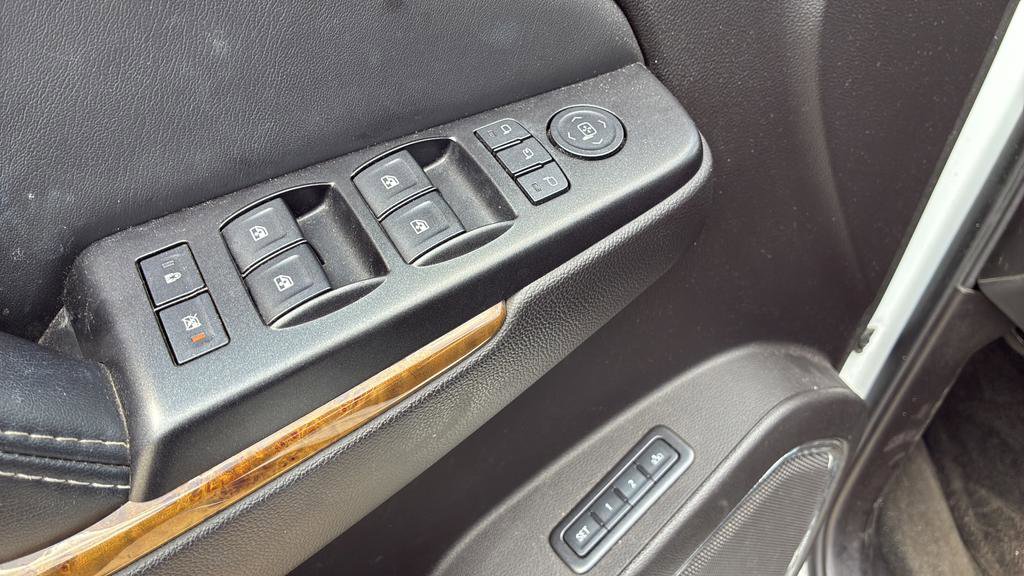 Used 2016 GMC Yukon Denali w/ Open Road Package image 11