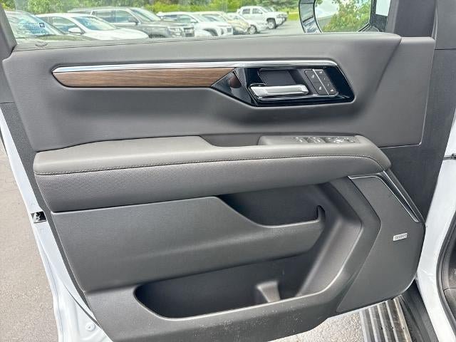 New 2026 Chevrolet Suburban High Country AWD/4WD image 23
