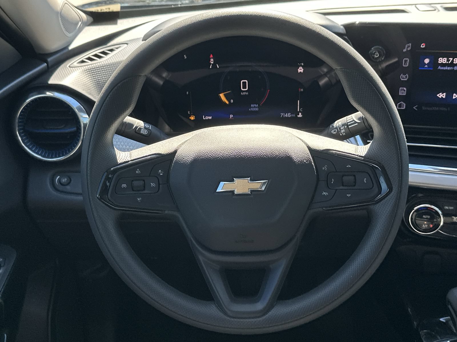 Used 2026 Chevrolet Trax LT FWD image 19
