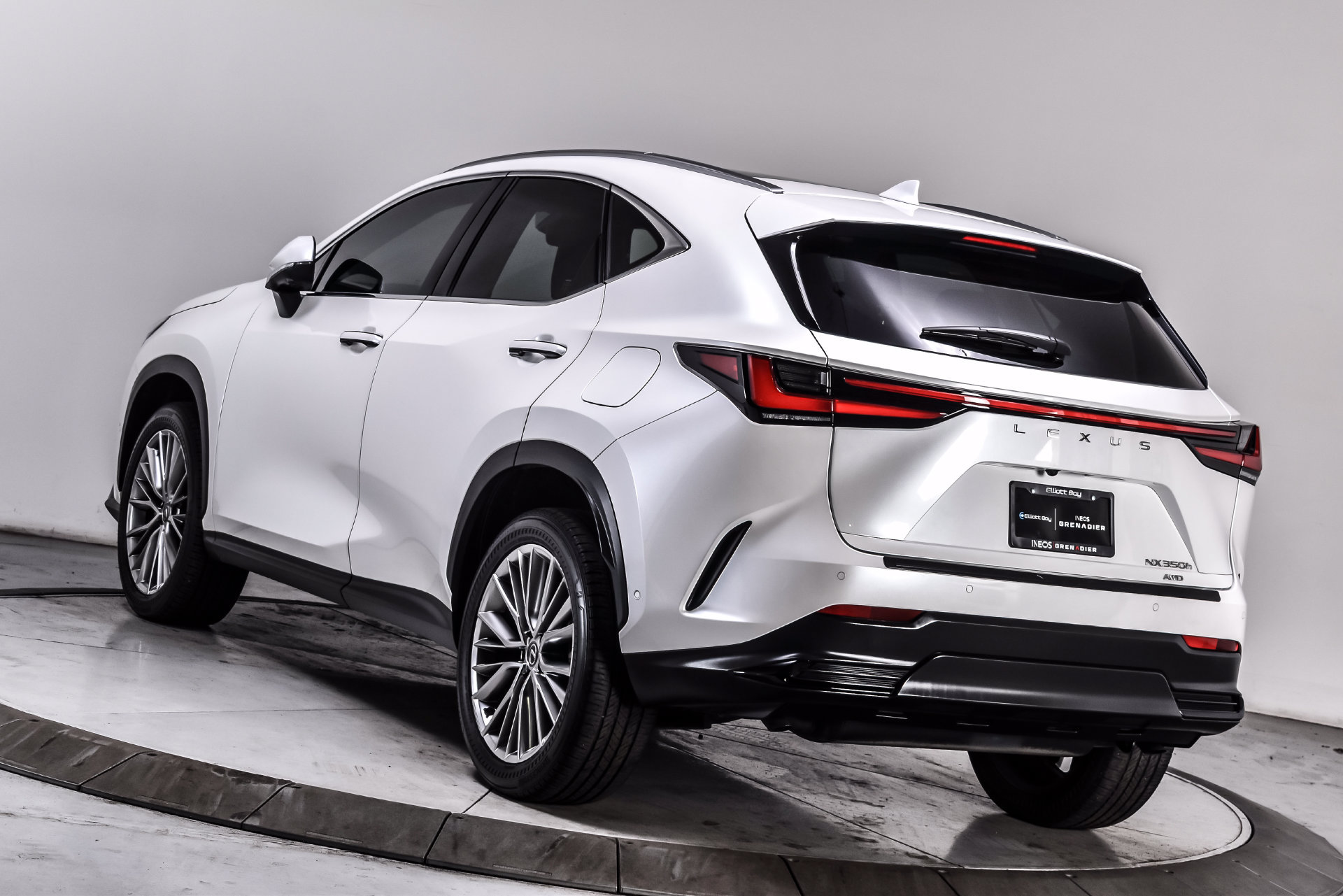 Used 2024 Lexus NX 350h AWD w/ Vision Package image 4