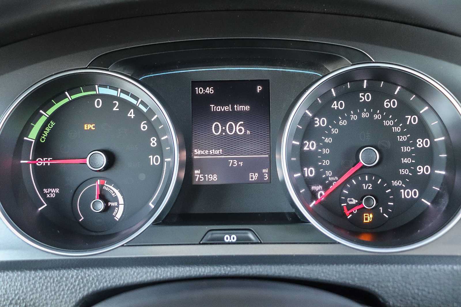 Used 2016 Volkswagen e-Golf SE FWD image 24