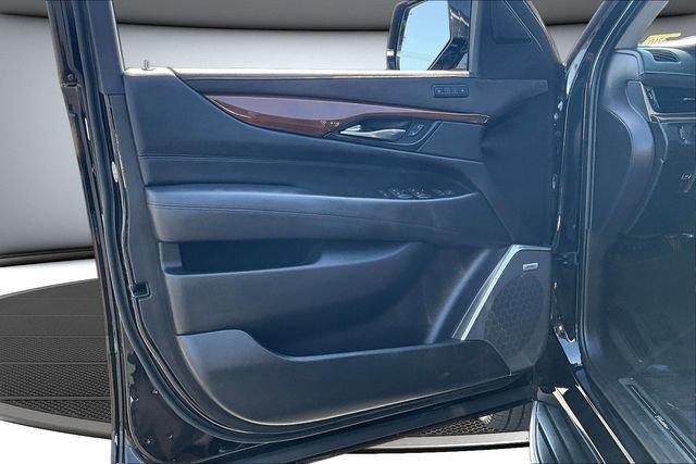 Used 2020 Cadillac Escalade ESV Premium Luxury AWD/4WD image 20