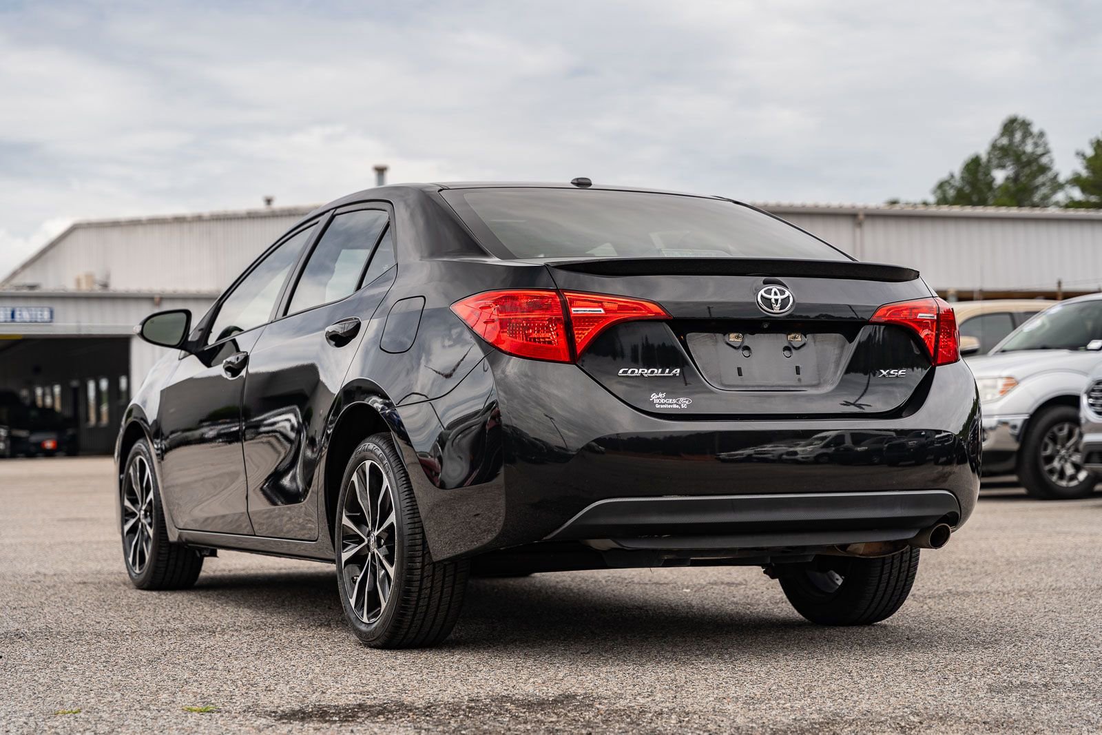 Used 2018 Toyota Corolla XSE FWD image 5