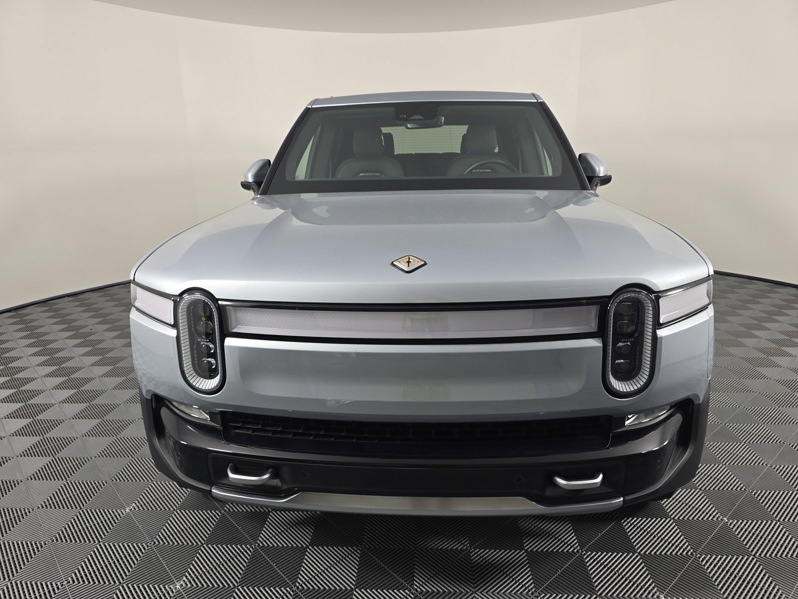 Used 2024 Rivian R1T Adventure image 8