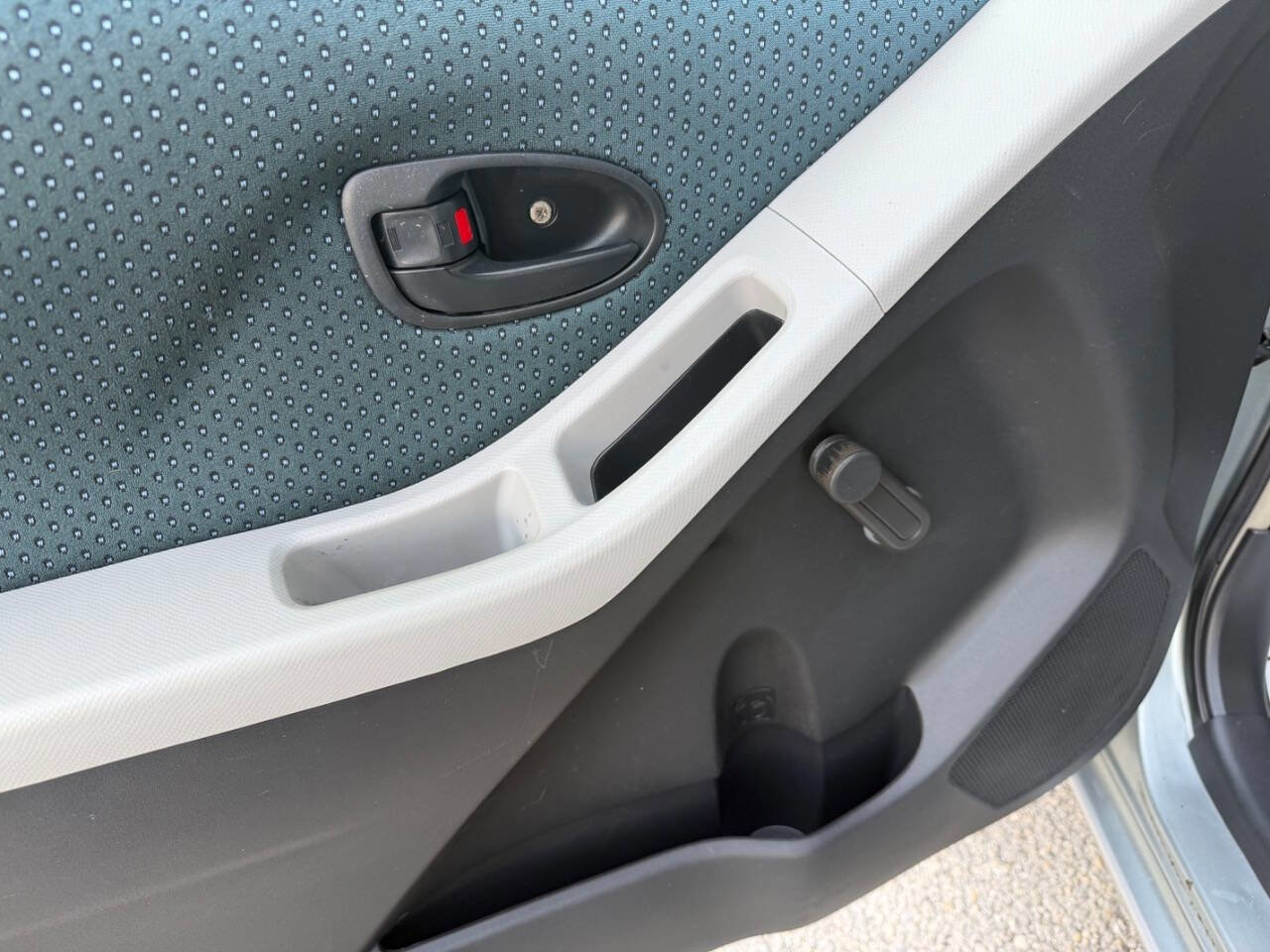 Used 2007 Toyota Yaris 2-Door Hatchback image 15