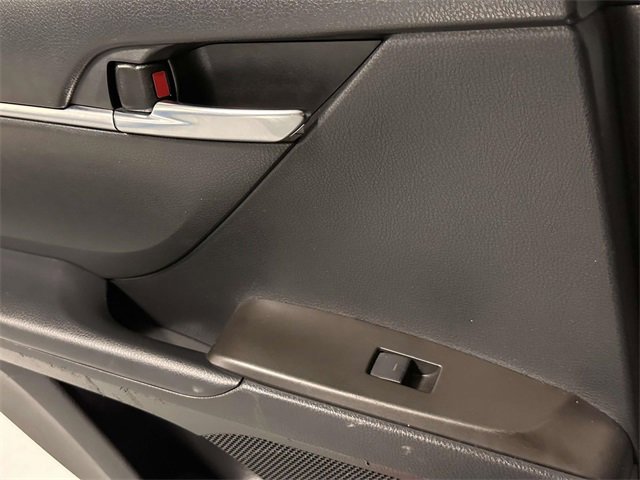 Used 2022 Toyota Camry SE image 23