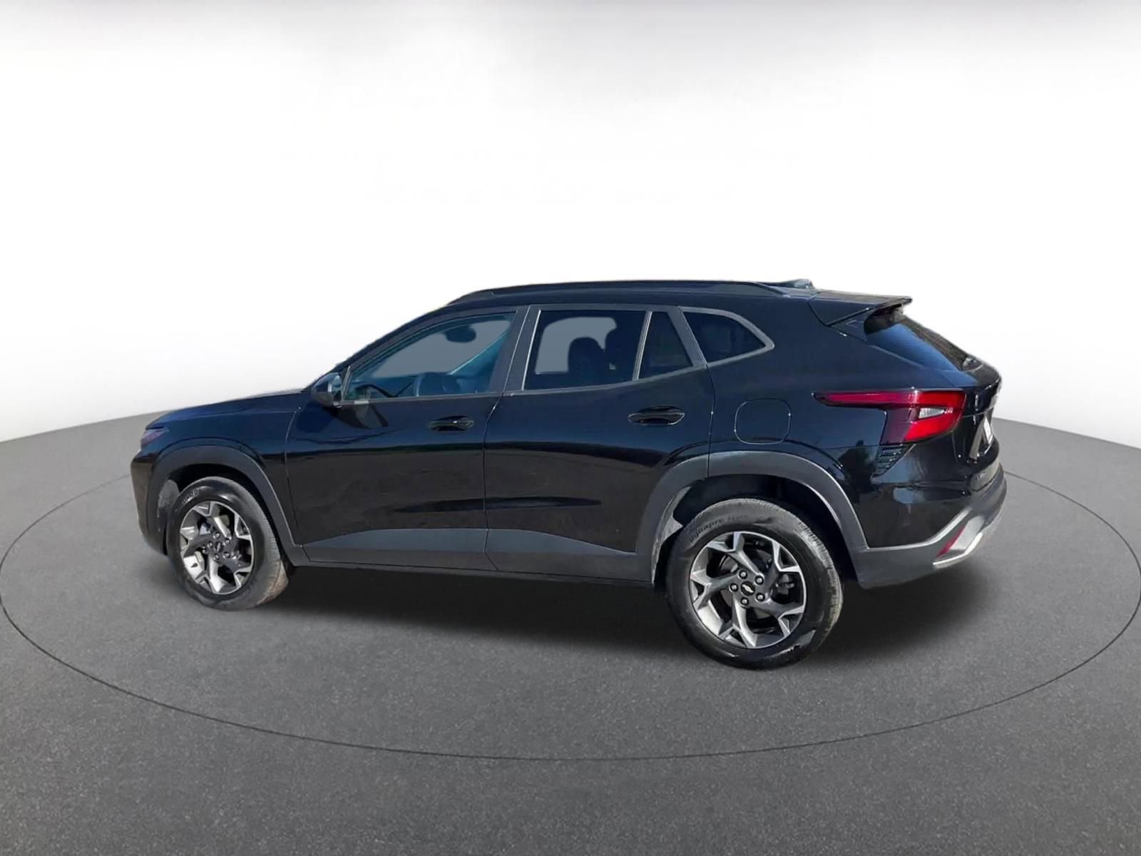 Used 2024 Chevrolet Trax LT w/ Driver Confidence Package image 10