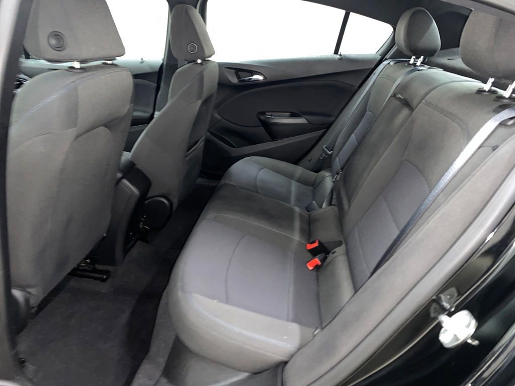 Used 2018 Chevrolet Cruze LT w/ Convenience Package image 12